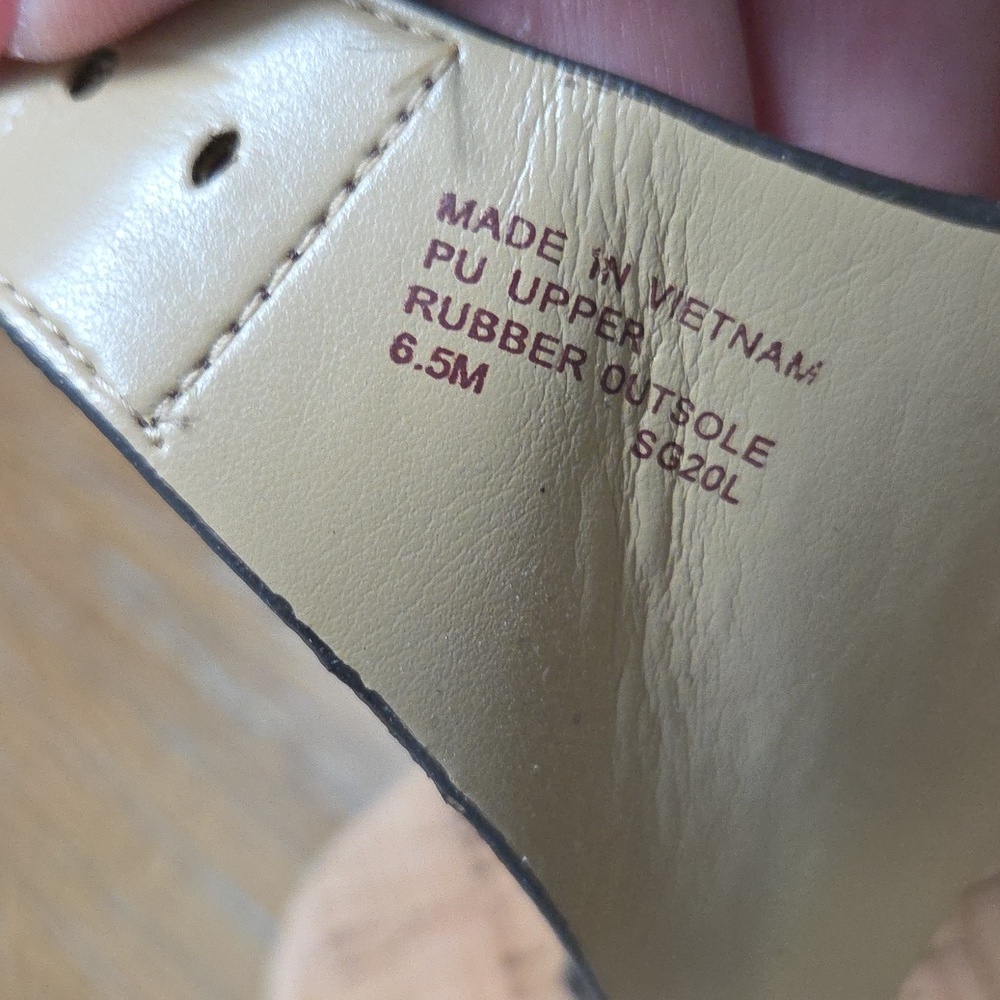 Michael Kors London Thong Style Sandals, Signature Logo Print, Size 6.5 - Picture 7 of 9